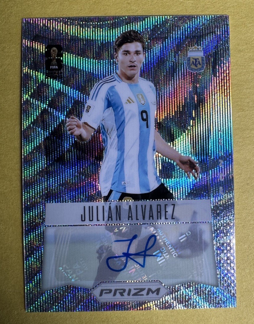 2026 Panini Prizm FIFA World Cup Julian Alvarez Throwback Silver Wave Auto