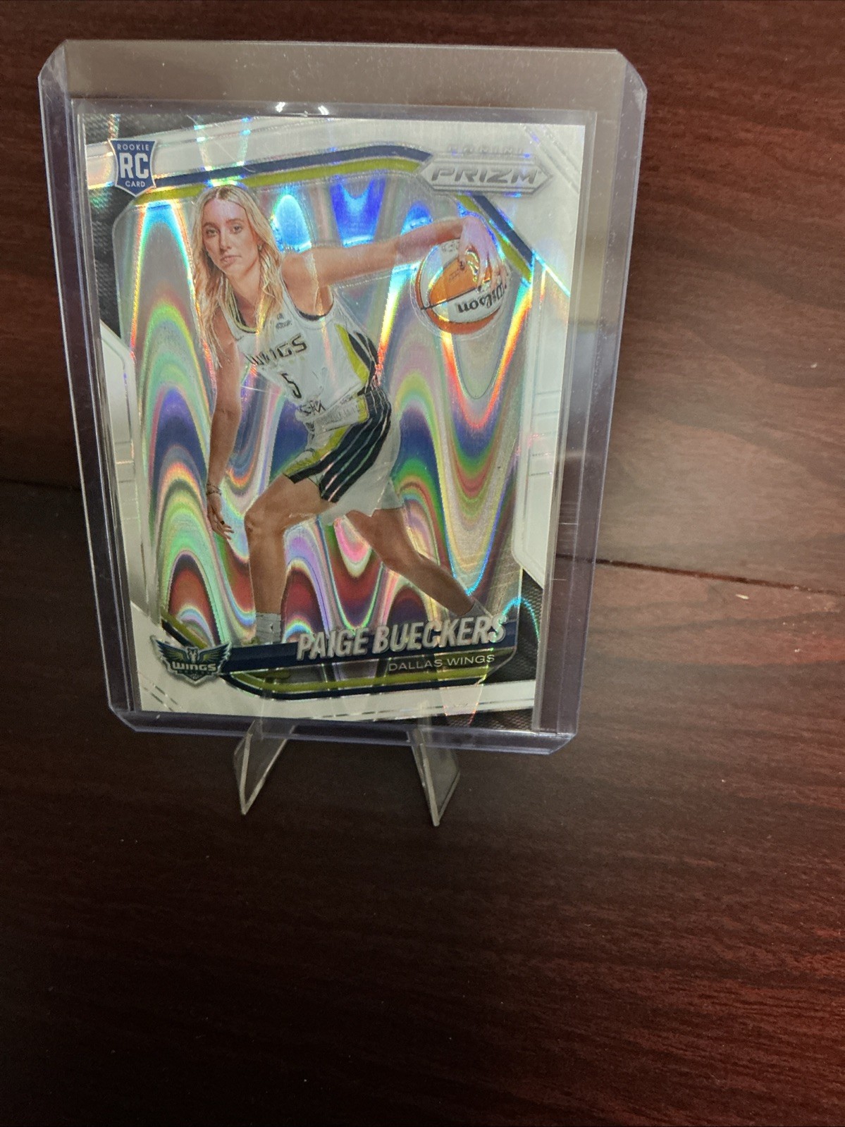 2025 Panini Prizm WNBA – Paige Bueckers #147 White Seismic Variation RC