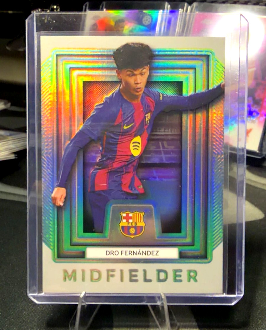 Dro Fernandez (NUMBERED) – Futera Platinum Barcelona Midfielder Refractor /39