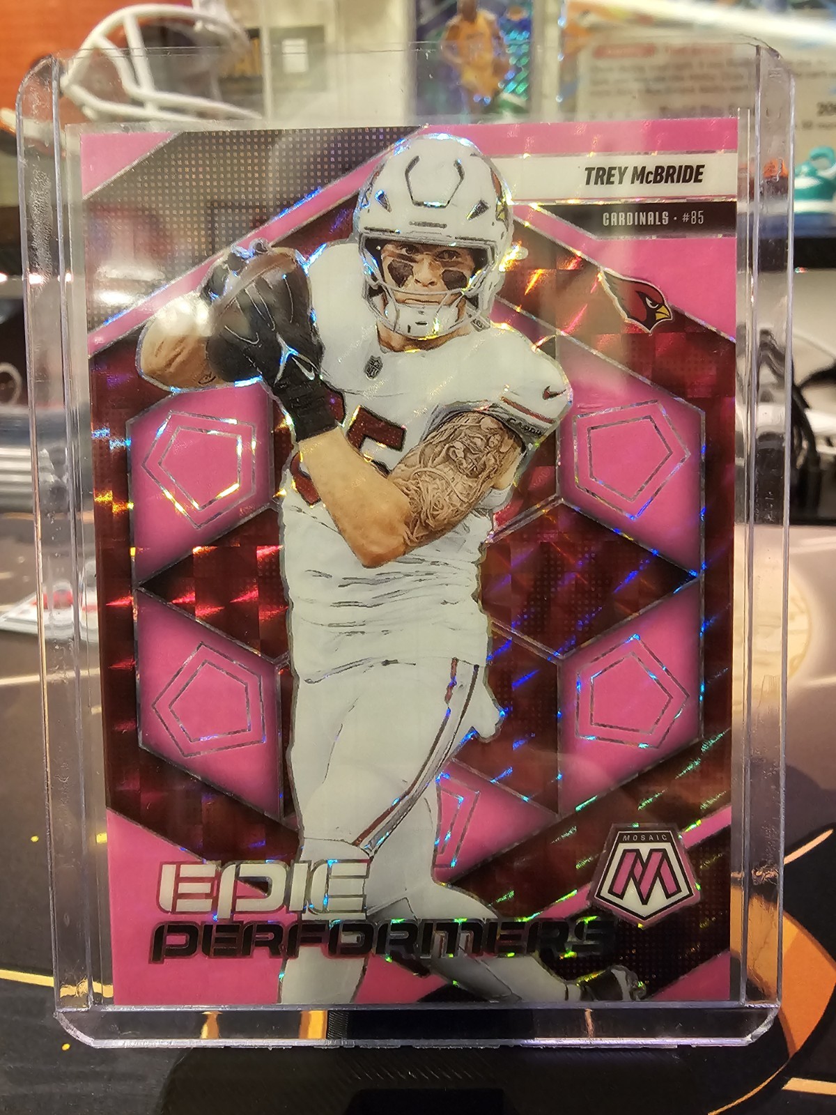 2025 Panini Mosaic – Epic Performers Trey McBride #10 Mosaic Pink Fluorescent