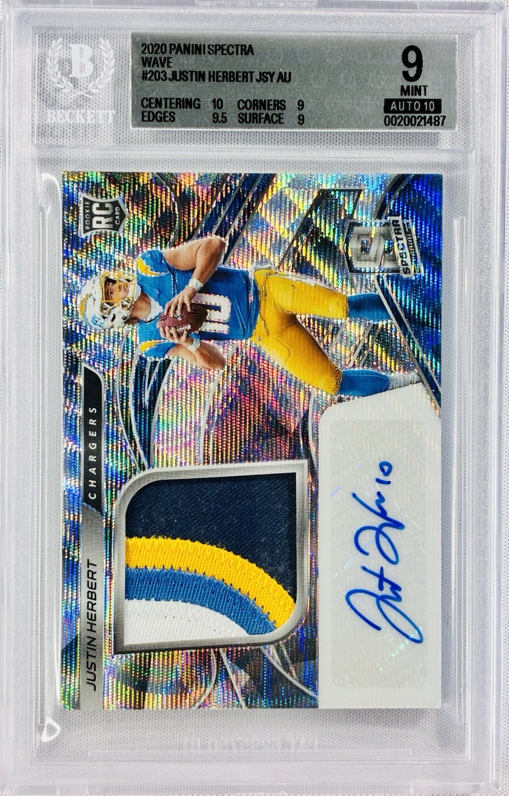 2020 Panini Spectra Justin Herbert Rookie Patch Auto Wave /25 BGS 9 (RC)