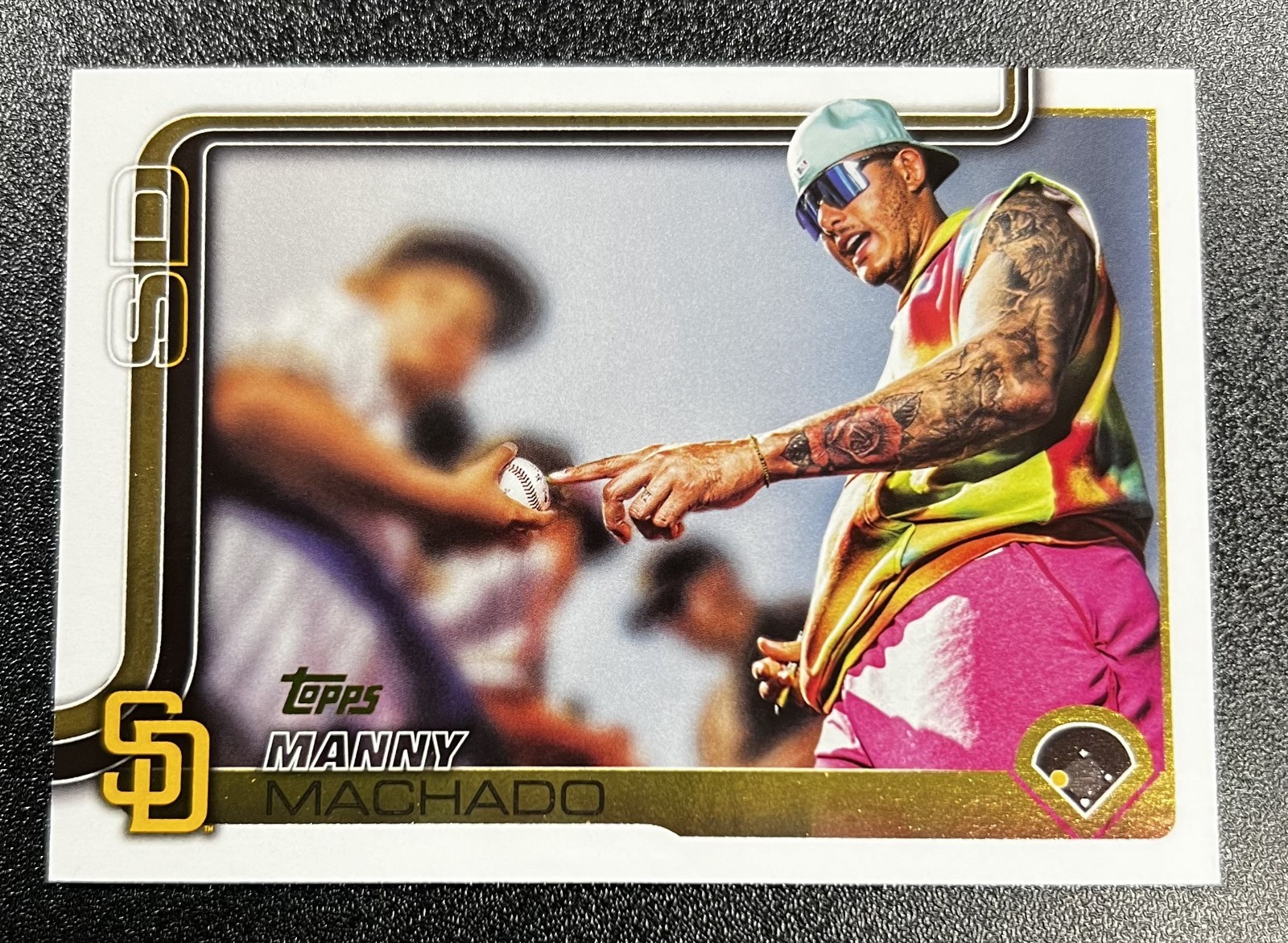 Manny Machado 2025 Topps Series 1 Golden Mirror Image Variation SSP #215 Padres