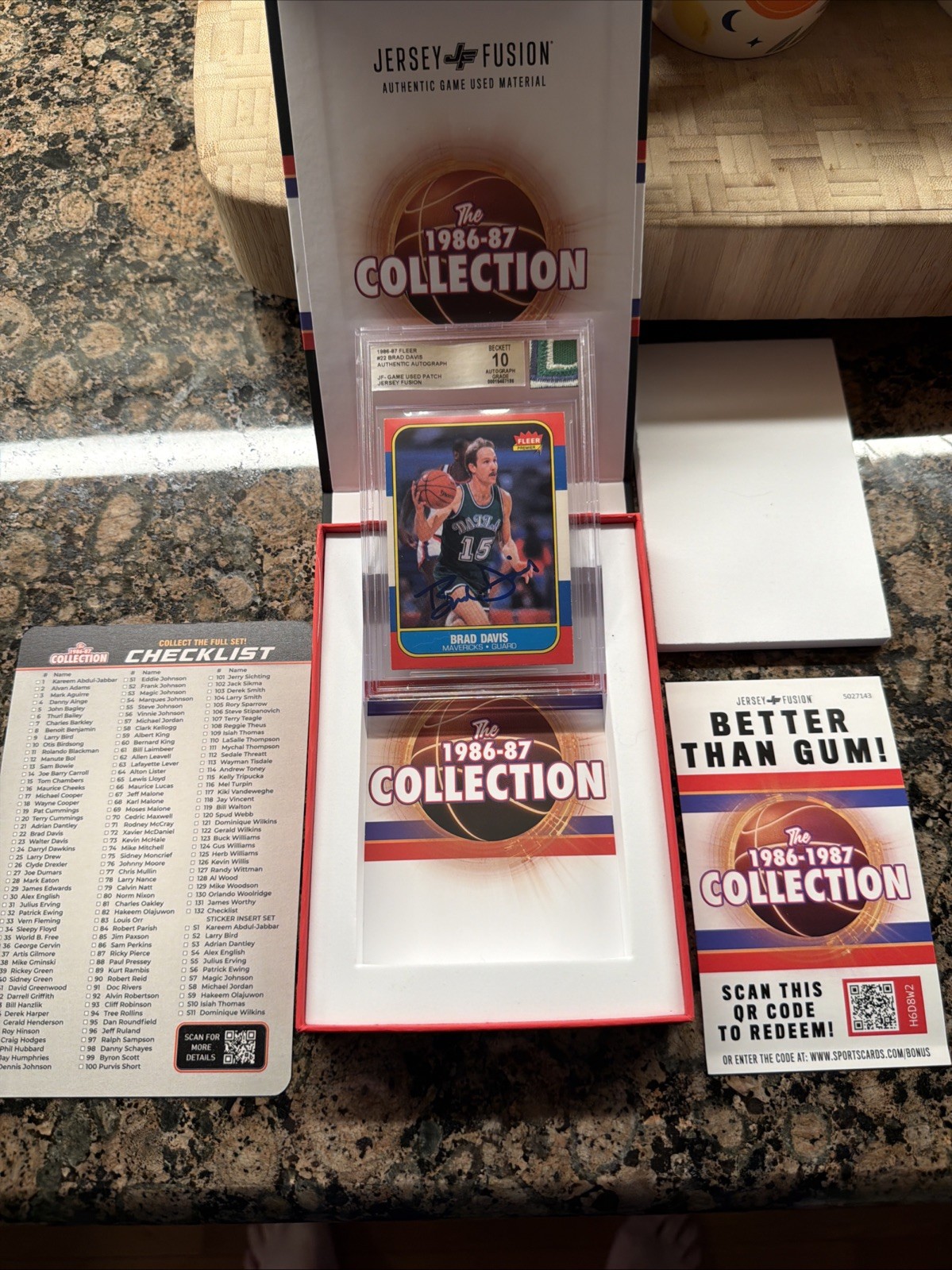 1986-87 Fleer Jersey Fusion #22 Brad Davis Auto/Game Used Patch Beckett 10!