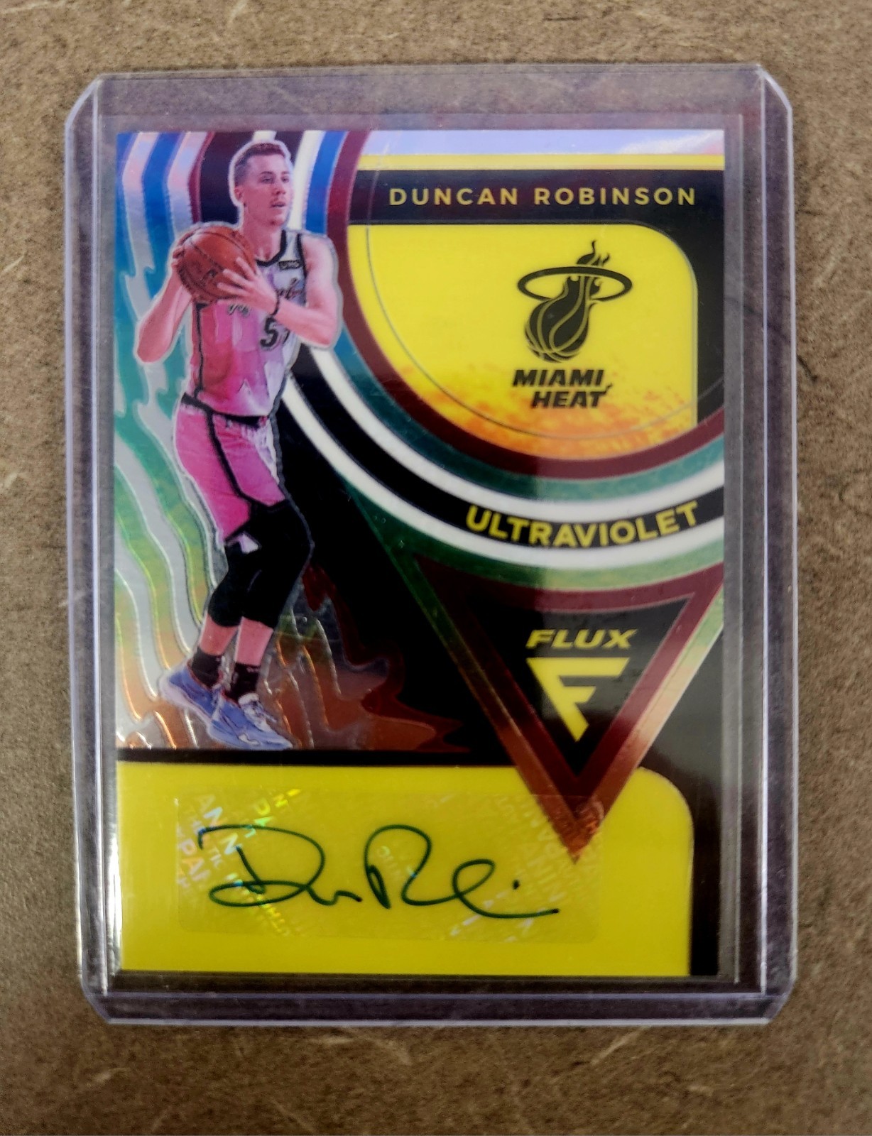 2020-21 Panini Flux – Ultraviolet Signatures Duncan Robinson #UV-DRO (AU)