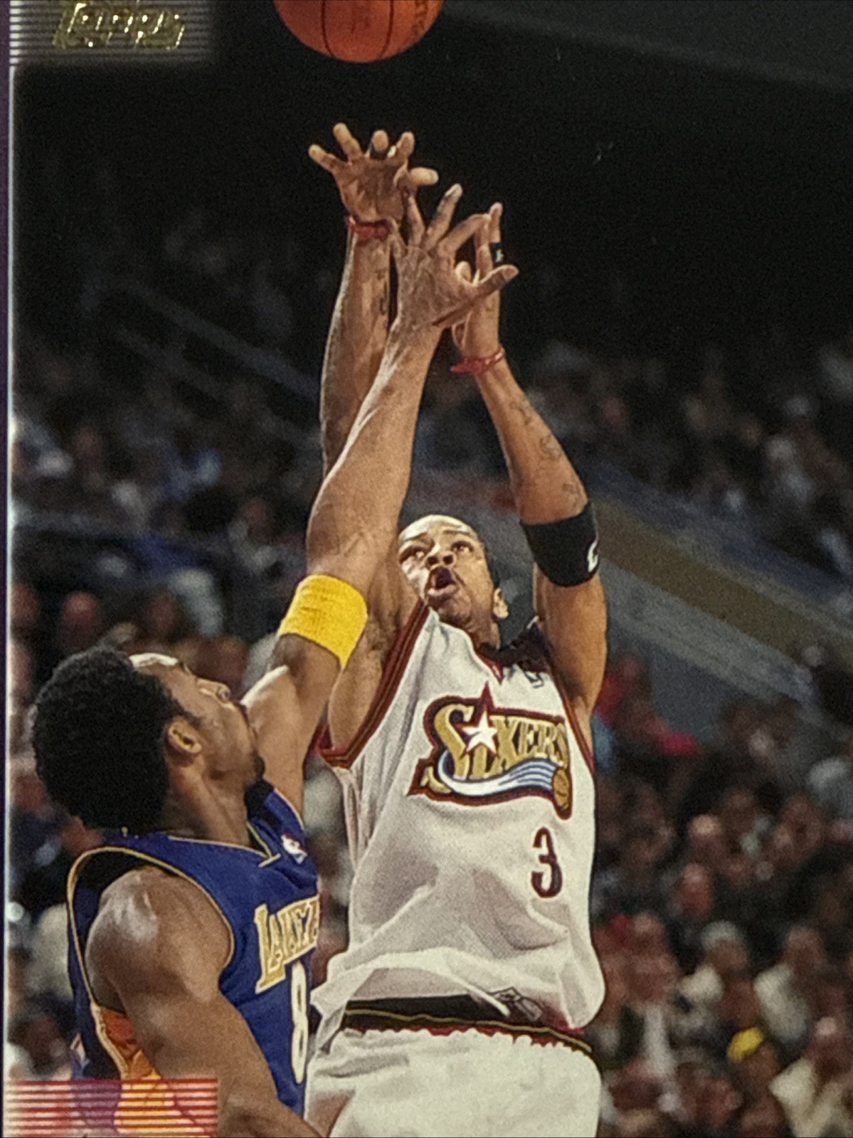 😎2000 Topps #165 Allen Iverson w/ Kobe Bryant Guarding HOF Philadelphia 76ers
