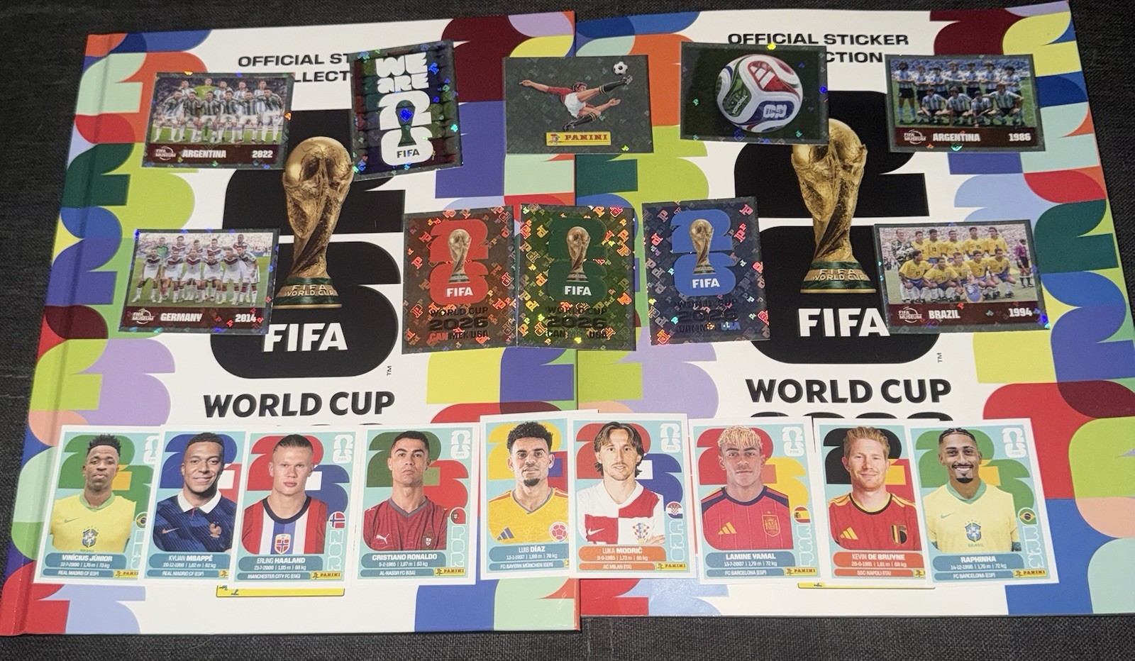 Panini FIFA World Cup 2026. Grupo G, Grupo H. #BEL – #URU US edition.