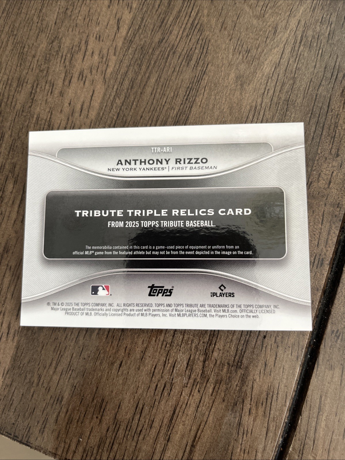 2025 Topps Tribute – Triple Relics Anthony Rizzo #TTR-ARI Gold /75 (MEM)
