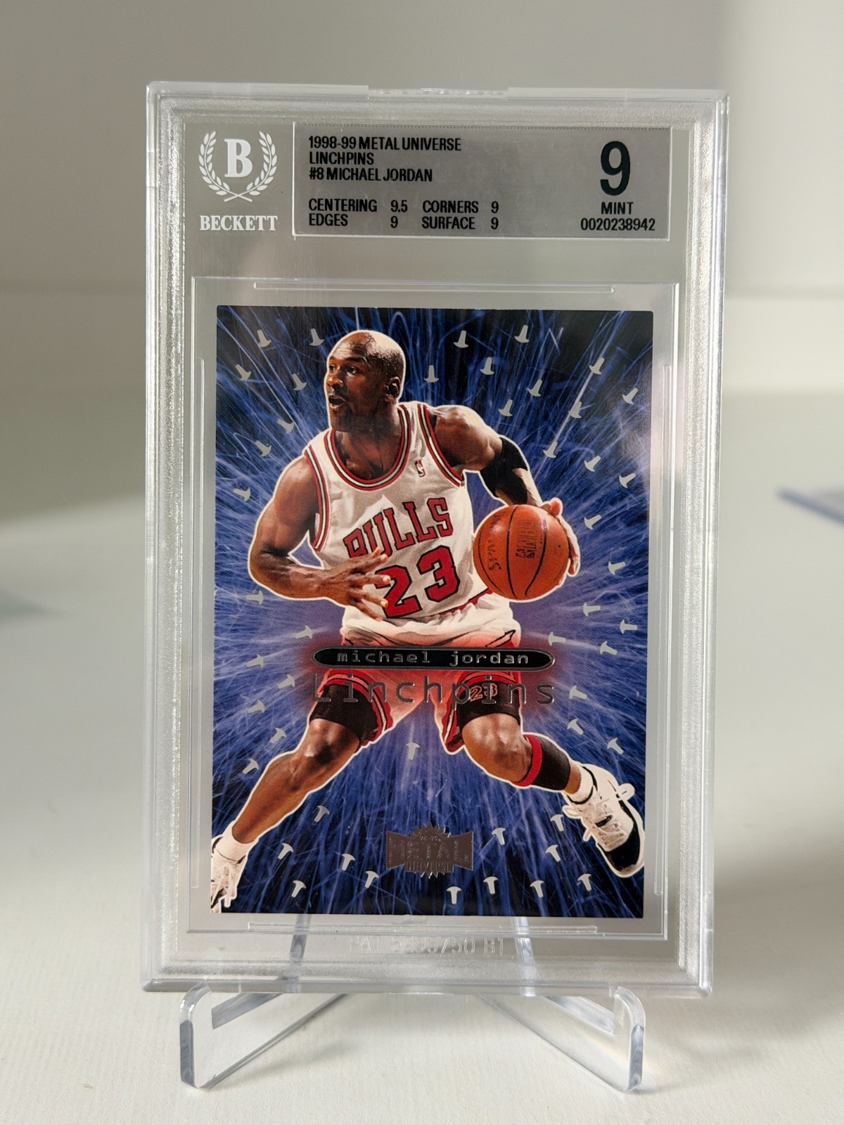 1998-99 METAL UNIVERSE MICHAEL JORDAN LINCHPINS #8 – BGS 9 – NEW LABEL SSP RARE