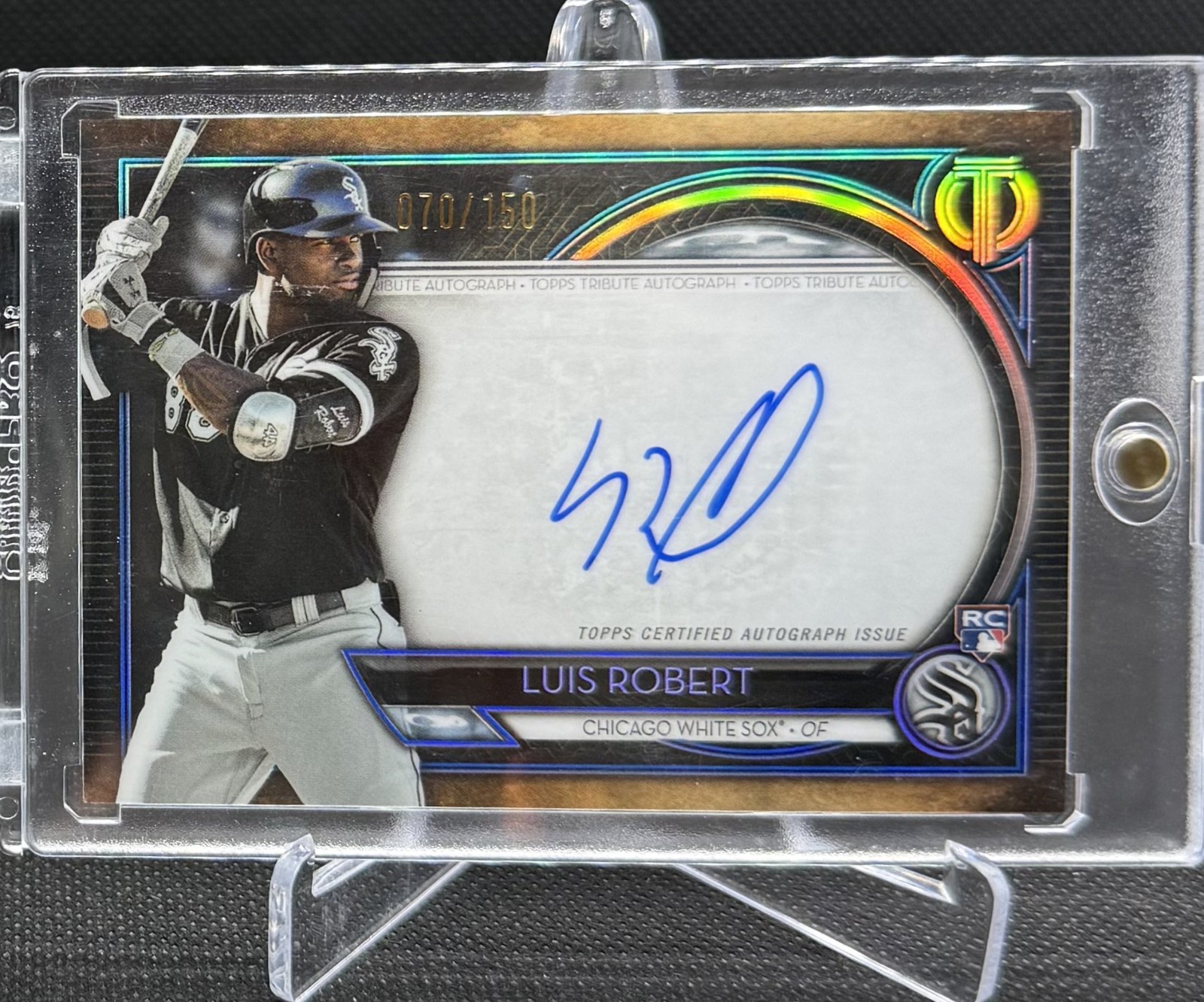 2020 Topps Tribute – Tribute Autographs Luis Robert #TA-LR Blue /150 (AU, RC)