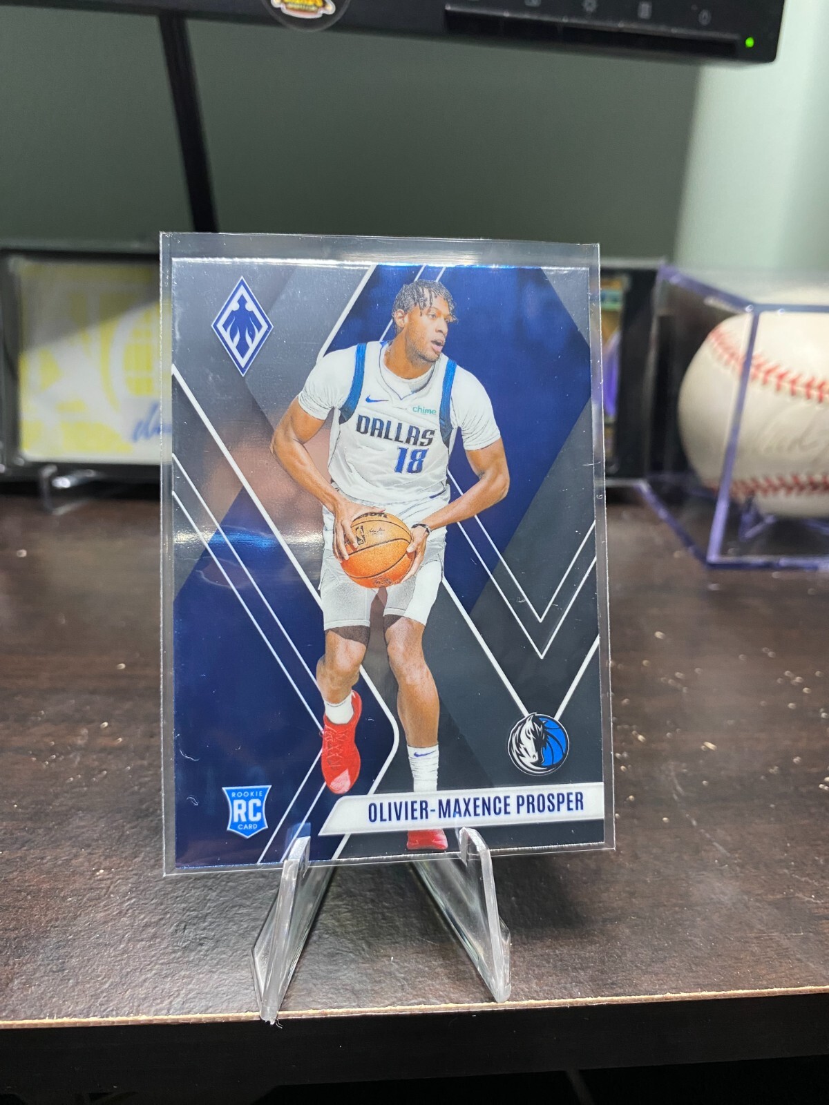 2023-24 Panini Phoenix – Rookies Olivier-Maxence Prosper #258 (RC)