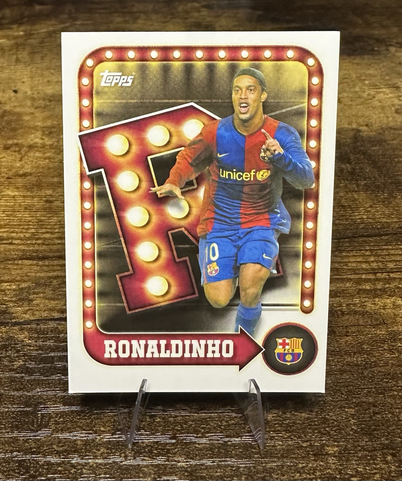 25/26 Topps FC Barcelona Collector Tin Ronaldinho Name In Lights #28
