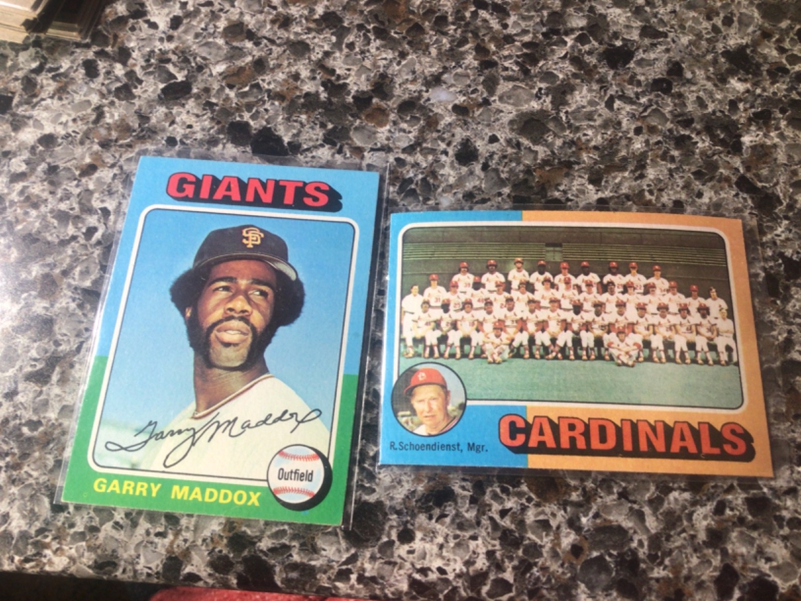 U-Pick 1975 Topps baseball 1-250 commons/stars/RC – YOU PICK ANY CARD(S)