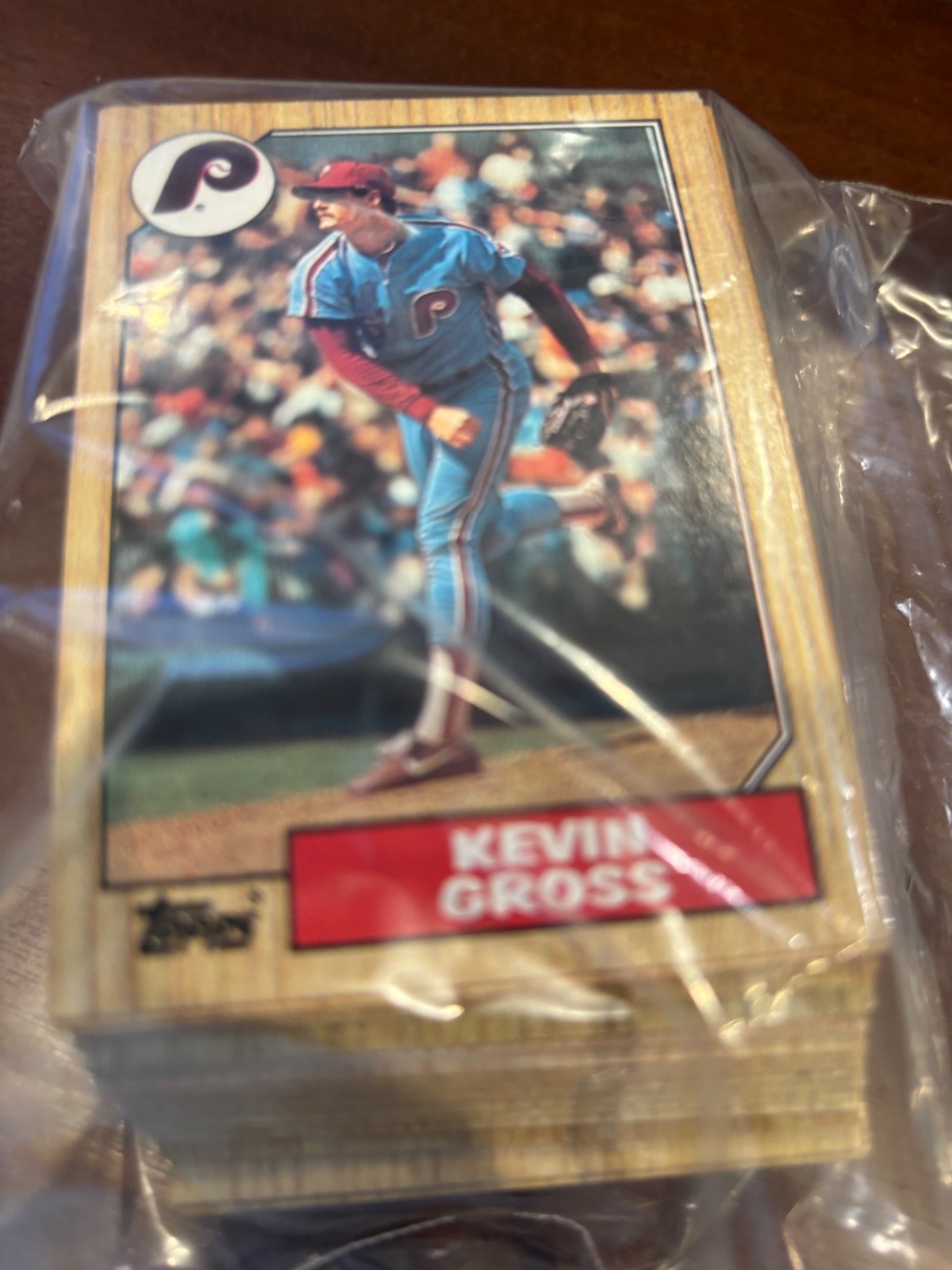 Various Bundles of 100 TOPPS 1987 Baseball Cards