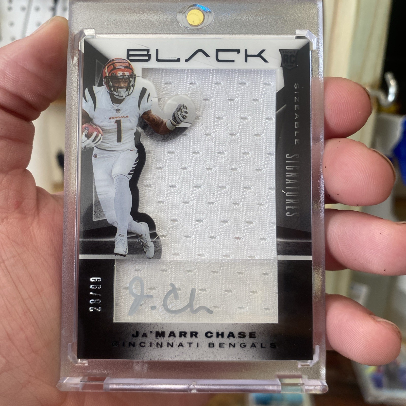 2021 Panini Black – Sizeable Signatures Rookie Jerseys Ja’Marr Chase #SRJ-JC /99