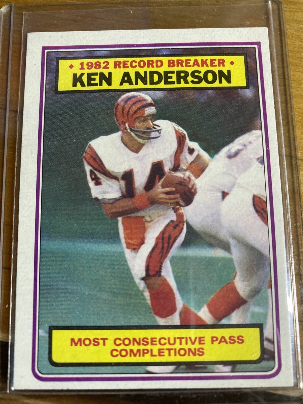 1983 Topps Football #1-198- Pick & Choose -Complete a set- Discounts on Multiple