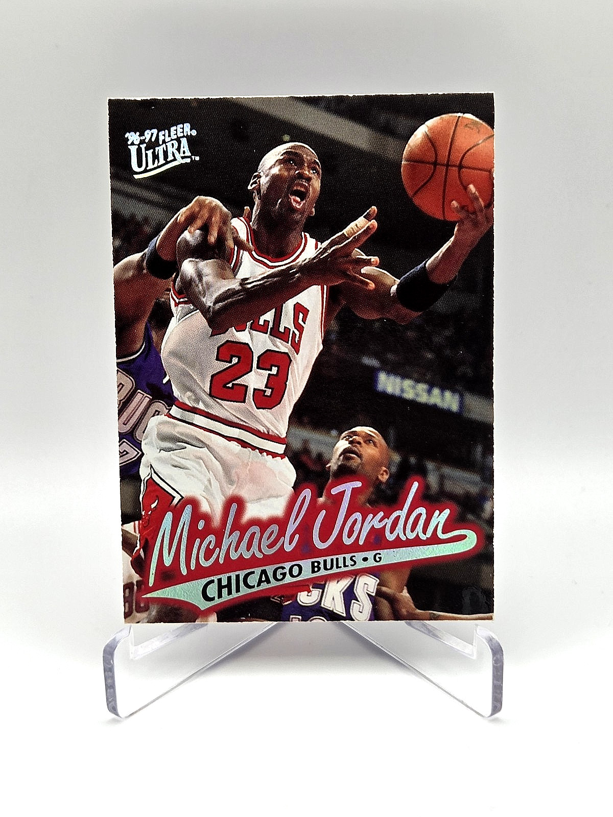 MICHAEL JORDAN 1996-97 Fleer Ultra {#16} – looks clean