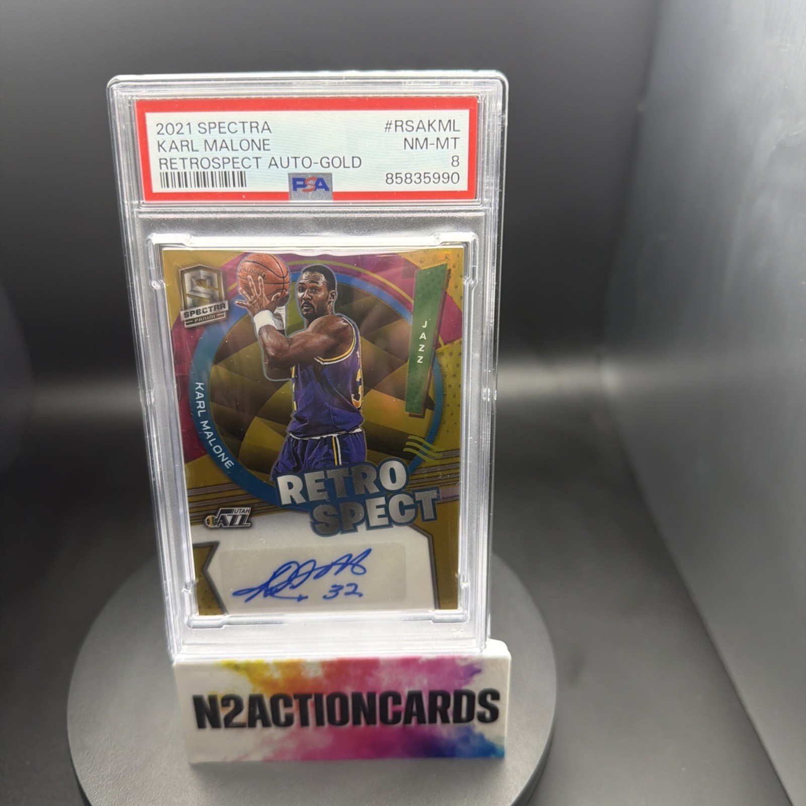 2021-22 Spectra – Karl Malone – Retrospect AUTO SSP /10 Gold #RSA-KML