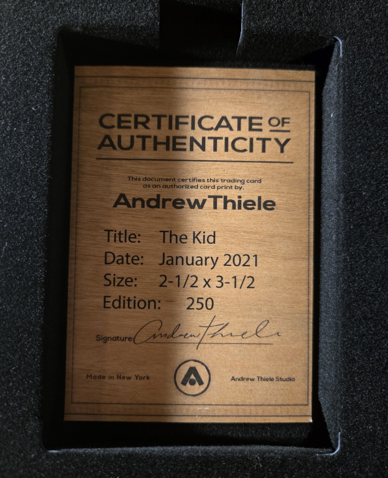 THE KID BY ANDREW THIELE – KEN GRIFFEY JR. HERITAGE CARD /250 & FLAG ART PRINT