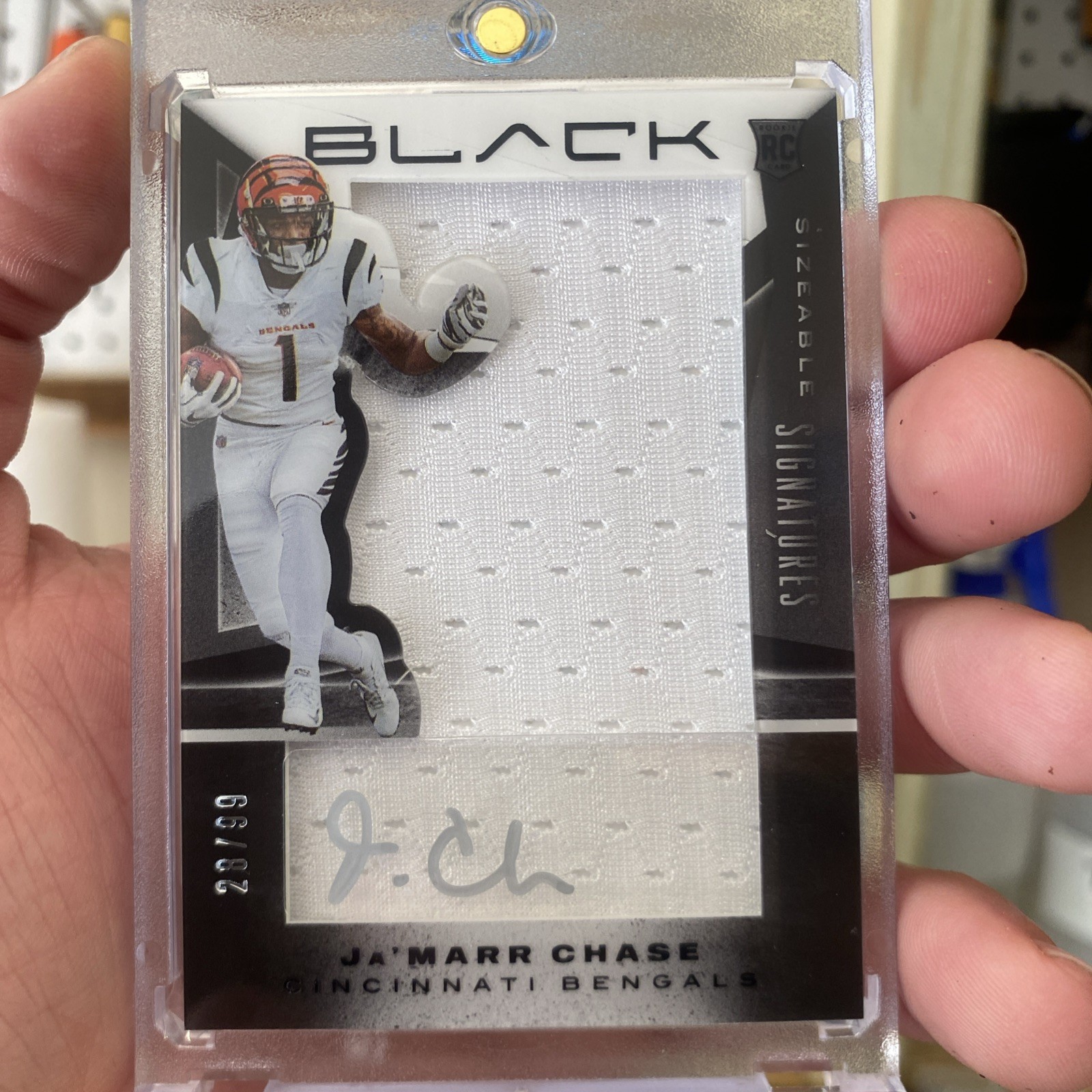 2021 Panini Black – Sizeable Signatures Rookie Jerseys Ja’Marr Chase #SRJ-JC /99