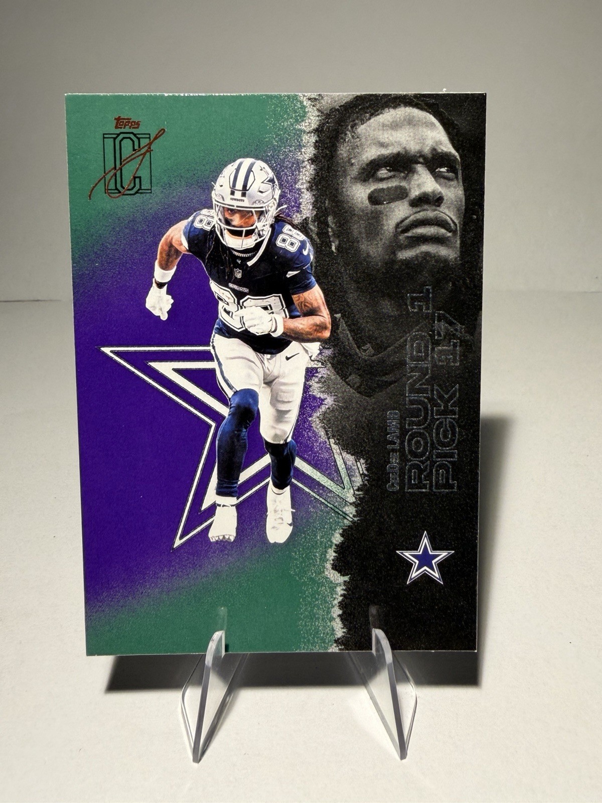 2025 Topps Signature Class – CeeDee Lamb #16 Green & Purple. Cowboys