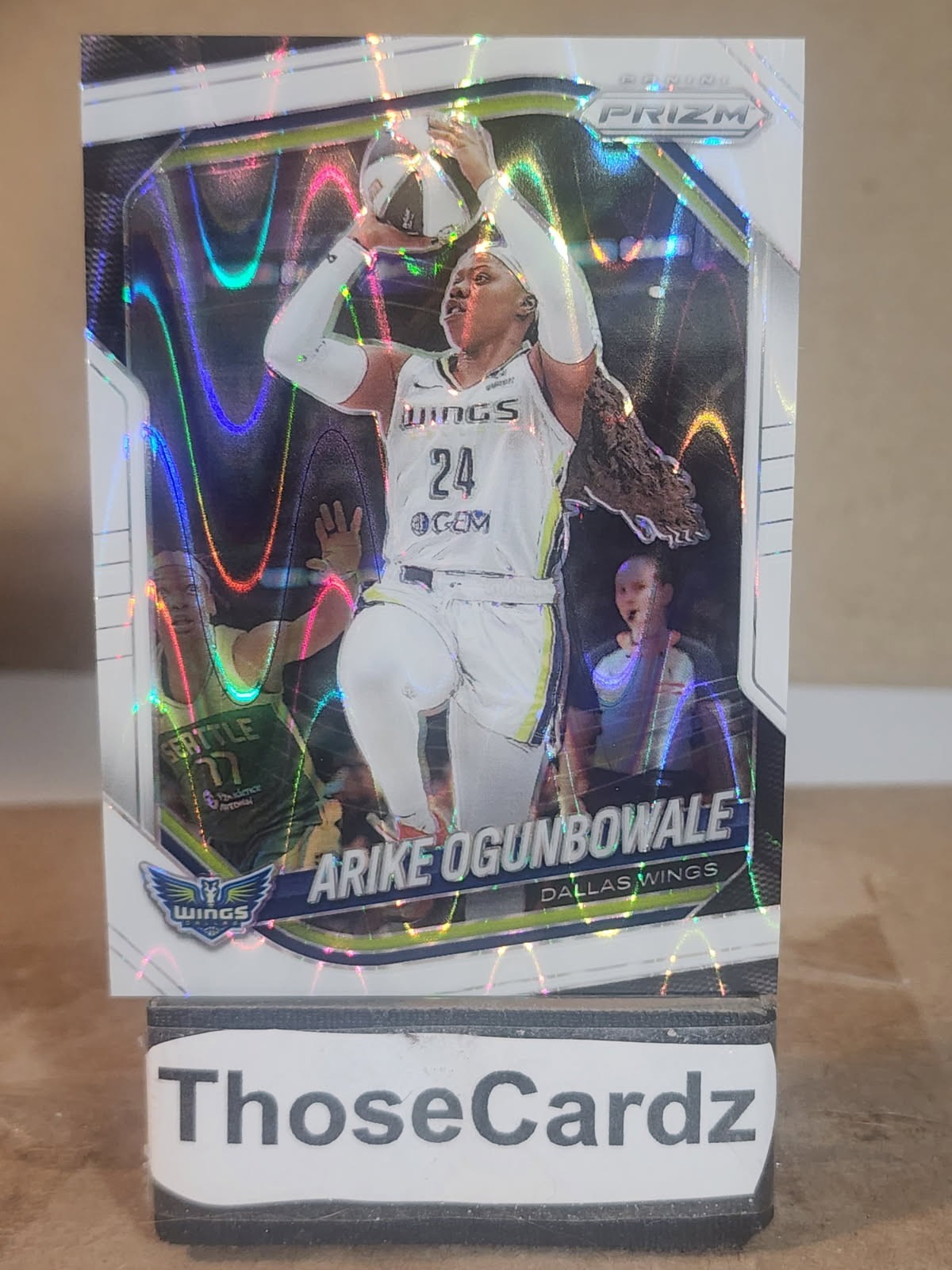 2025 Panini Prizm WNBA White Seismic Prizm #73 Arike Ogunbowale