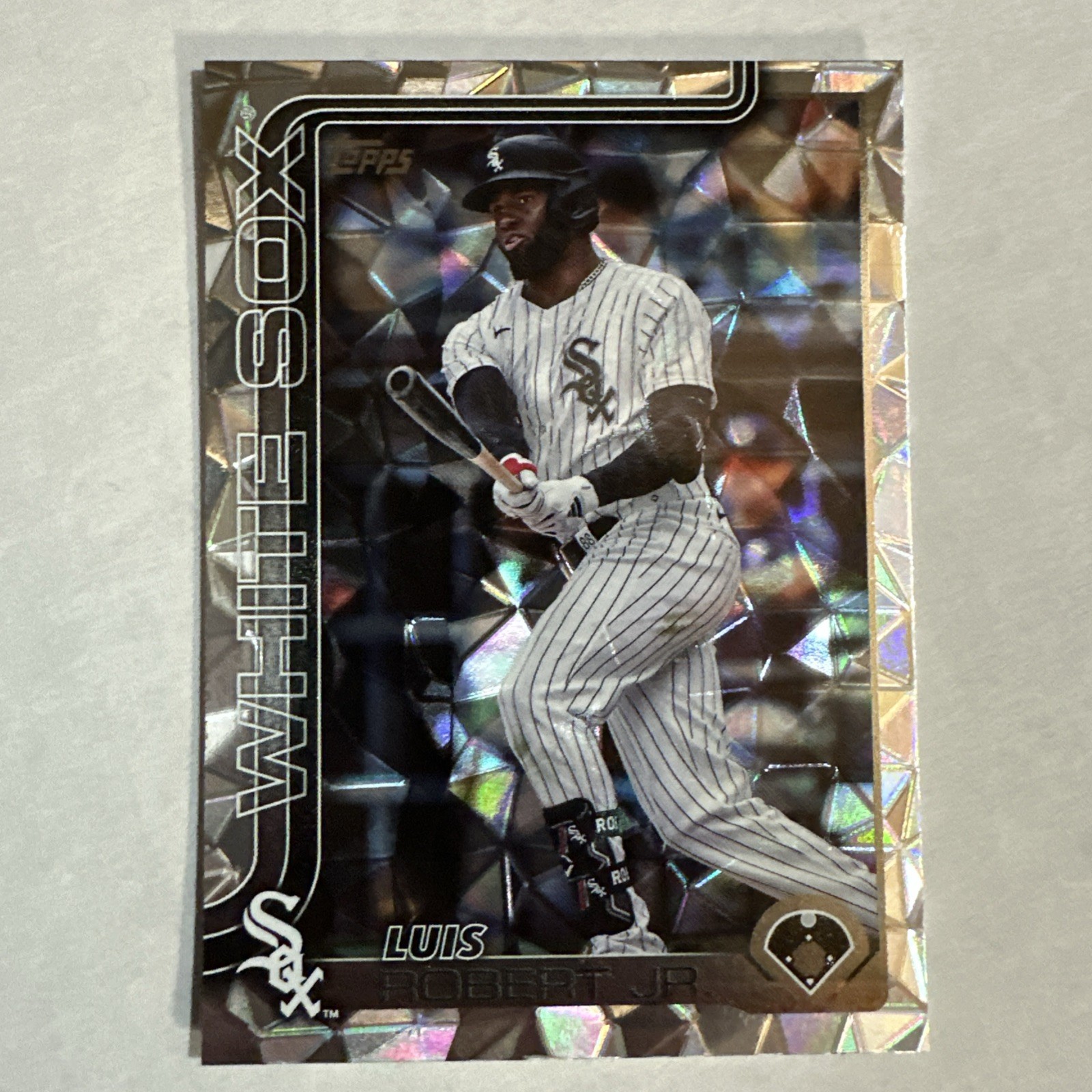2025 Topps Series 1 Luis Robert Jr Silver Diamante Foil #189 White Sox