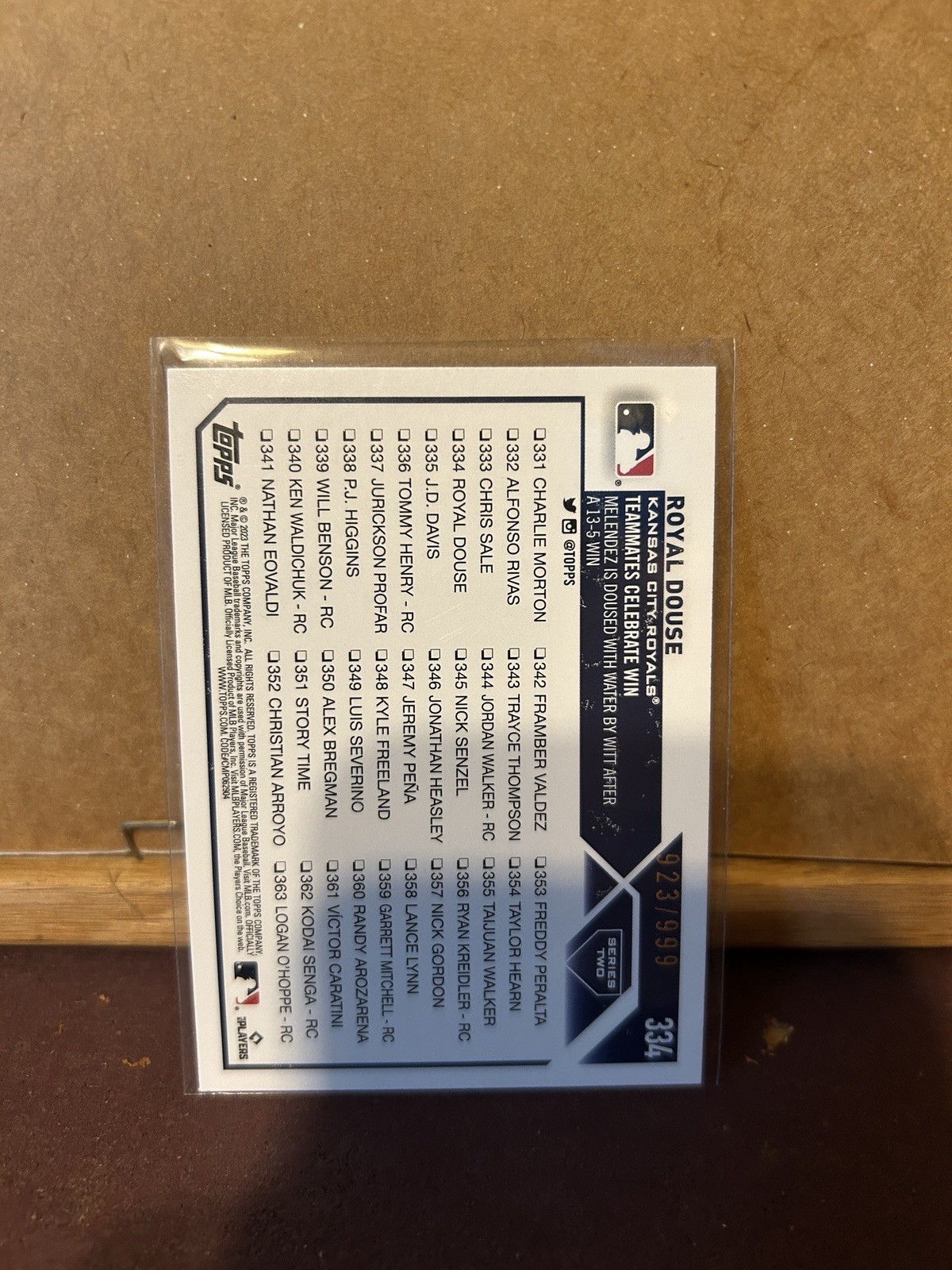 Topps Series 2 2021 Teammates Celebrate Win #334 Blue Speckle Foil /999