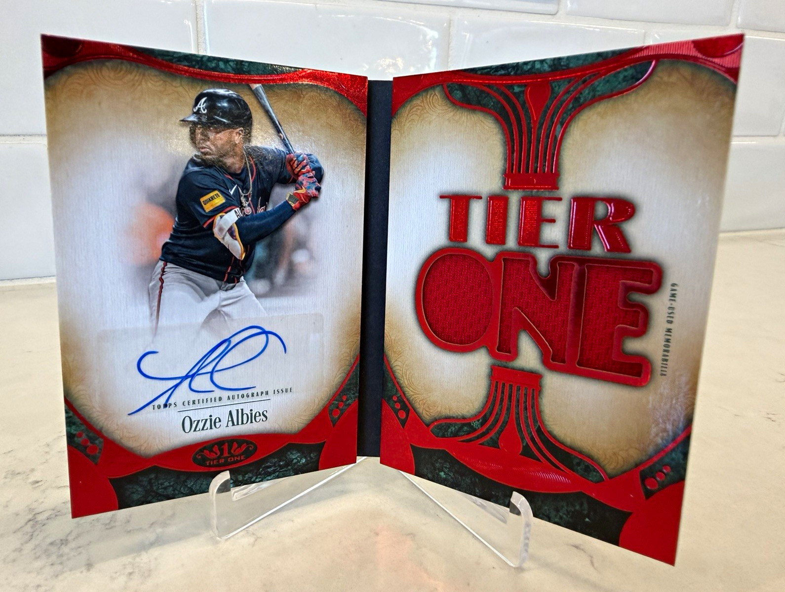 2026 Topps Tier One Ozzie Albies Braves Auto Relic Die-Cut Booklet /25 #ARDB-OA