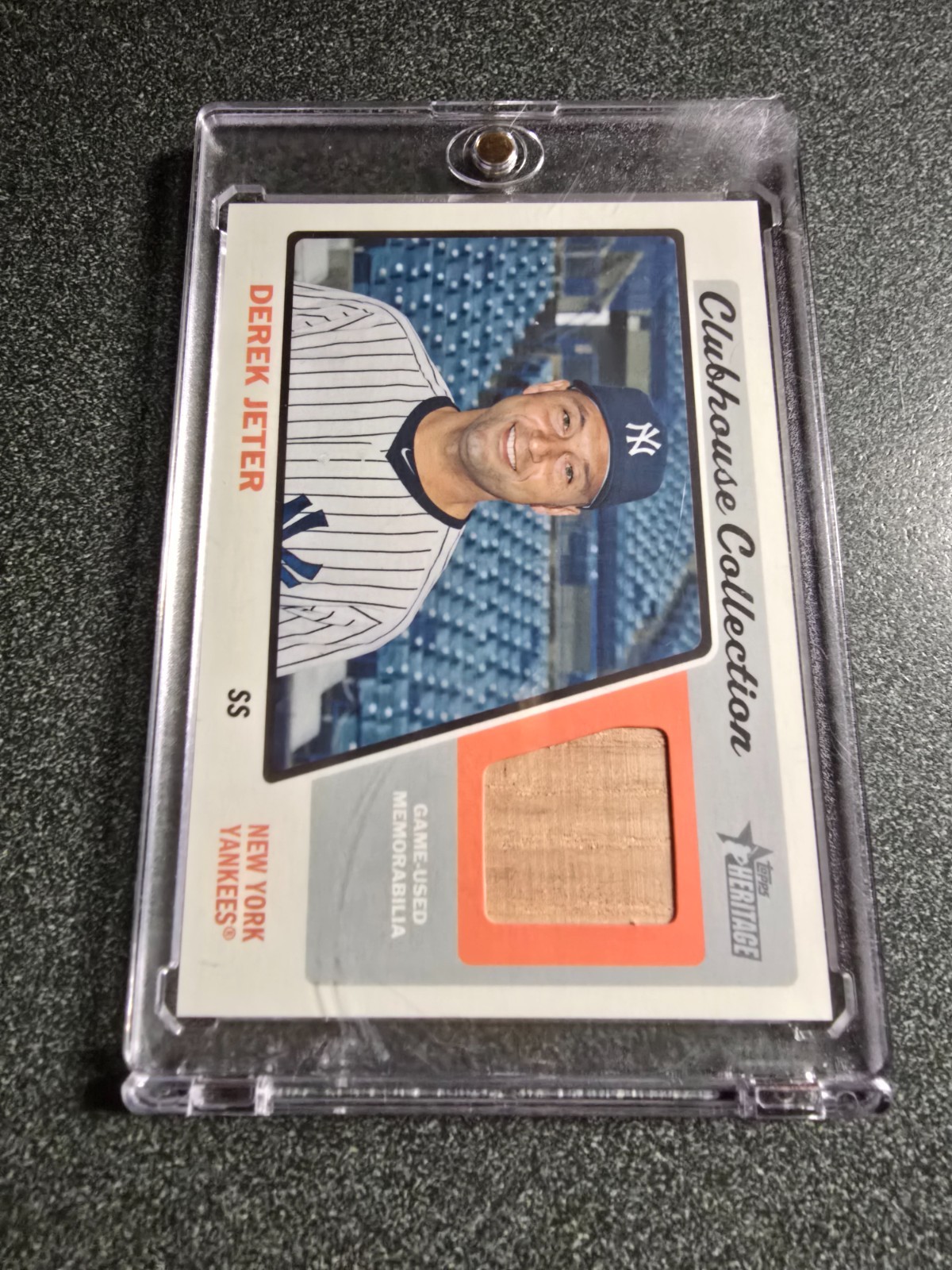 2015 TOPPS Heritage Clubhouse Collection Bat Derek Jeter #CCR-DJ Yankees NMTMINT