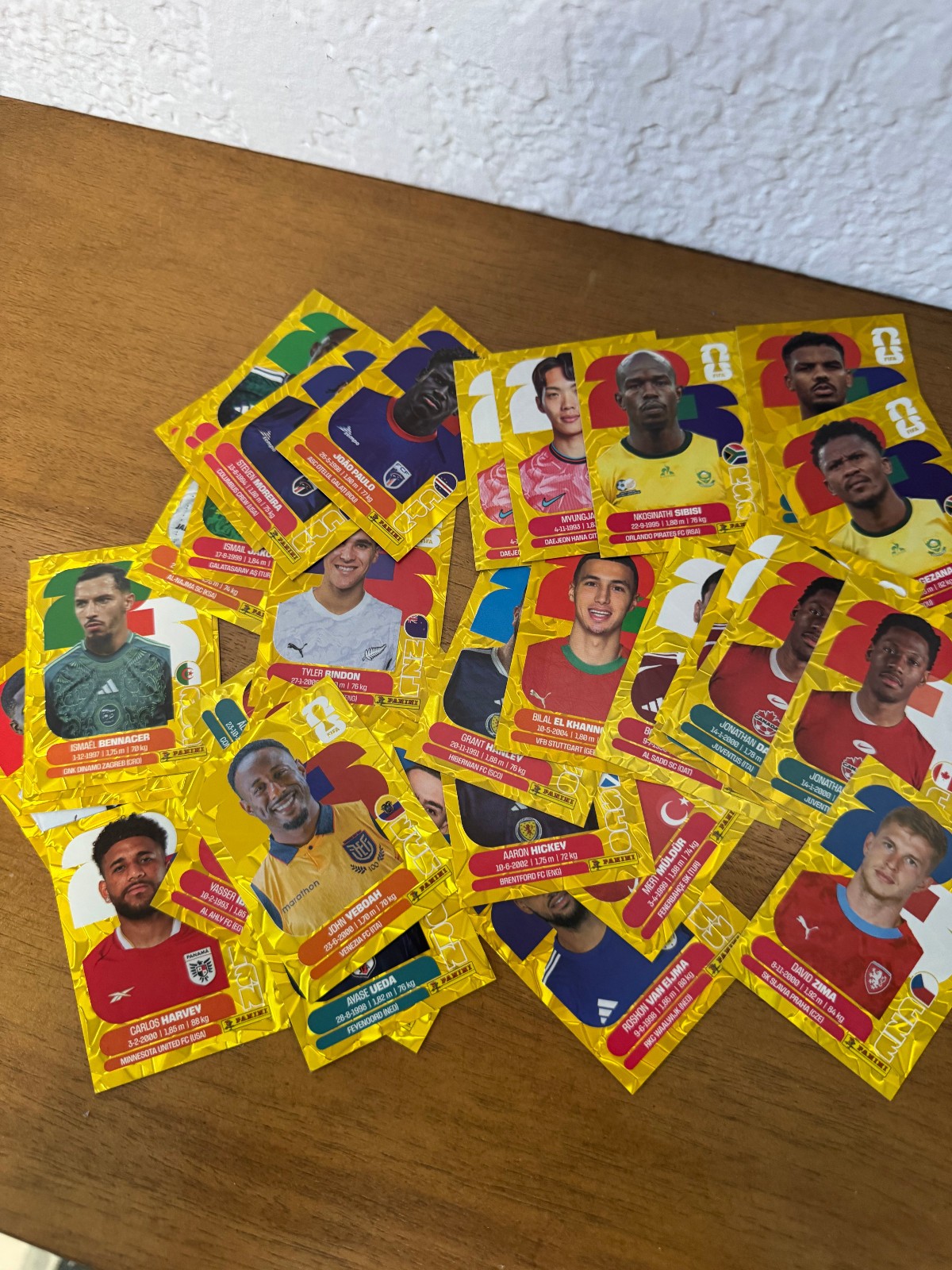 2026 PANINI WORLD CUP GOLD Crumple Stickers SINGLES – PICK & COMPLETE