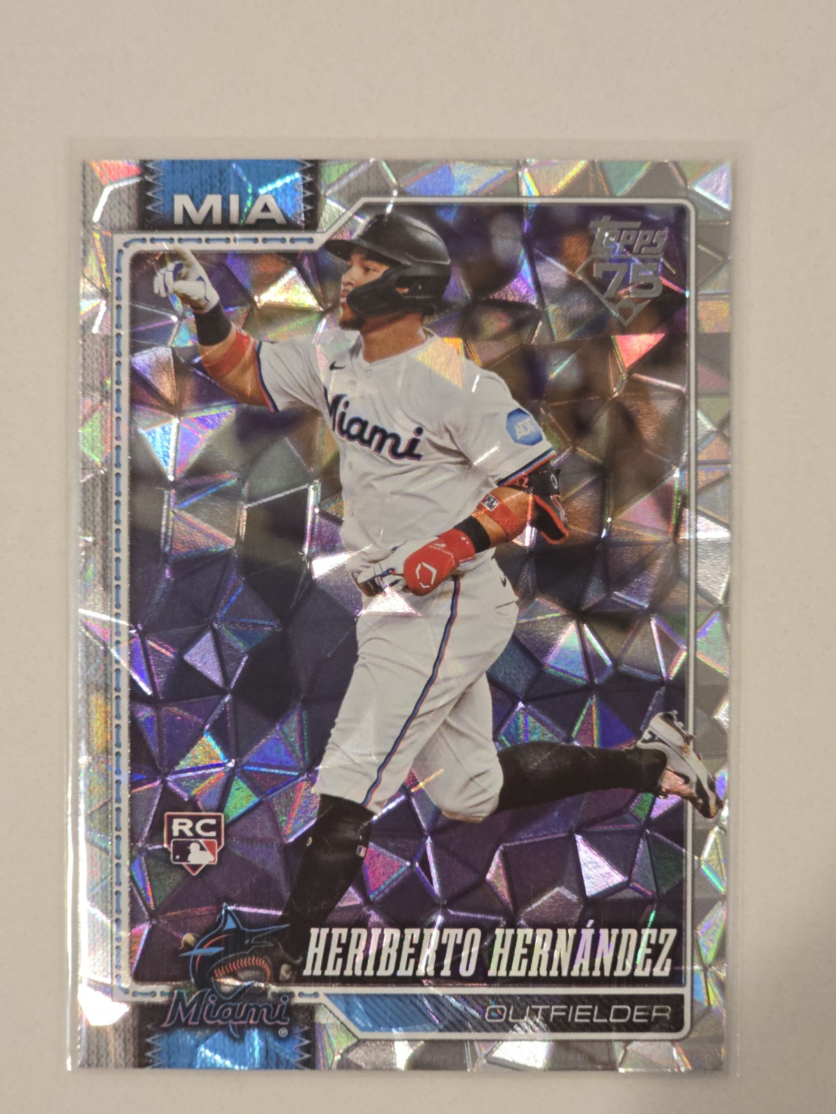 2026 Topps Series 2 Heriberto Hernandez RC Diamante Foil