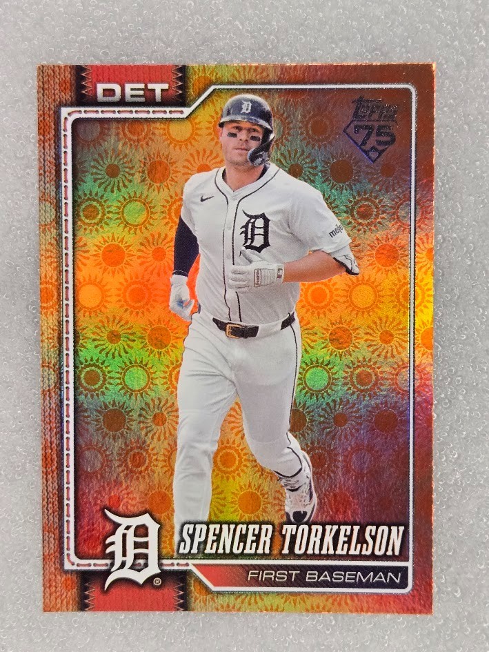 2026 Topps Series 2 Parallels – Holiday/ Diamante/ Holo/ Sandglitter/ Rainbow