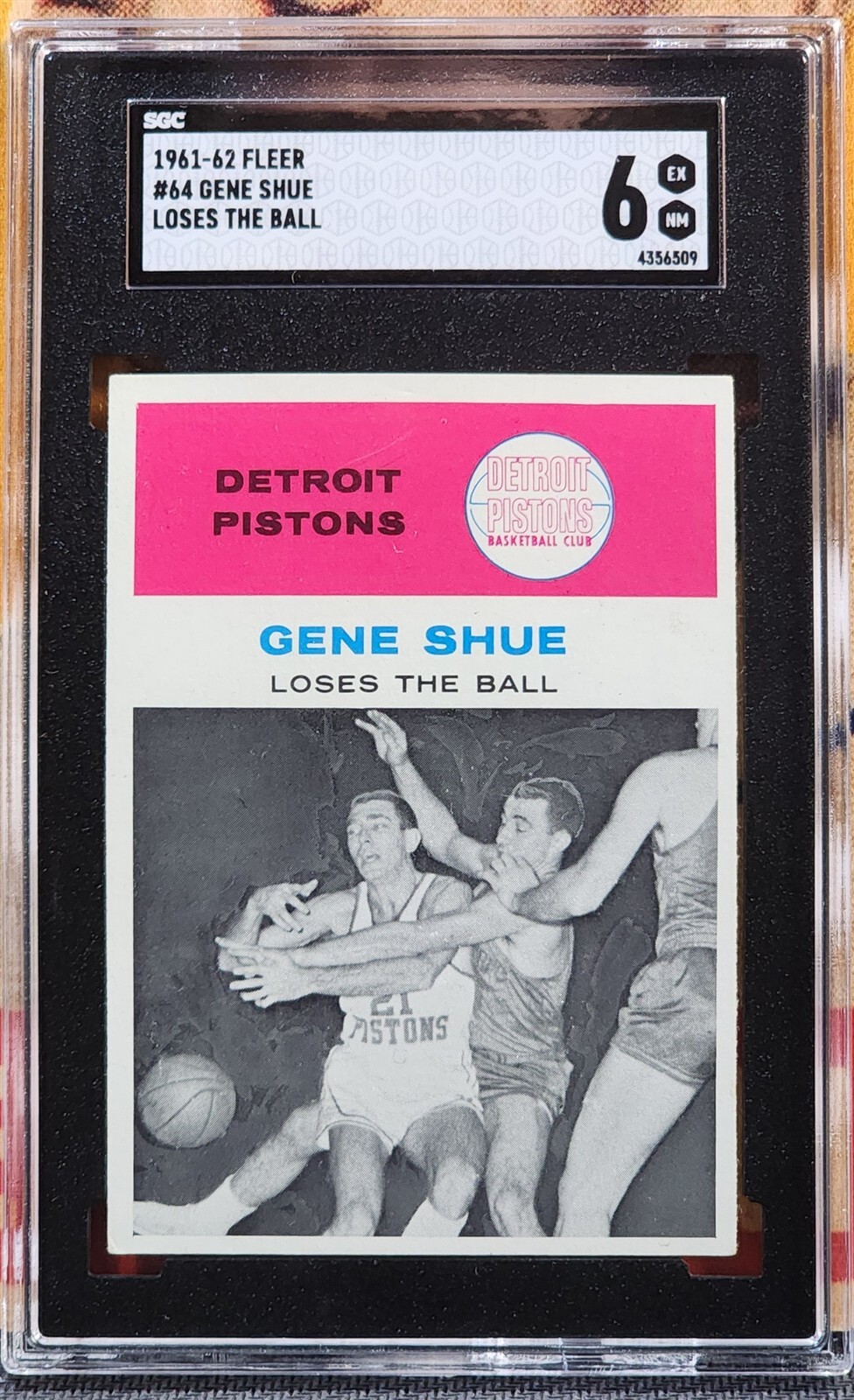 GENE SHUE 1961 Fleer Basketball #64 In Action SGC 6 DETROIT PISTONS Vintage