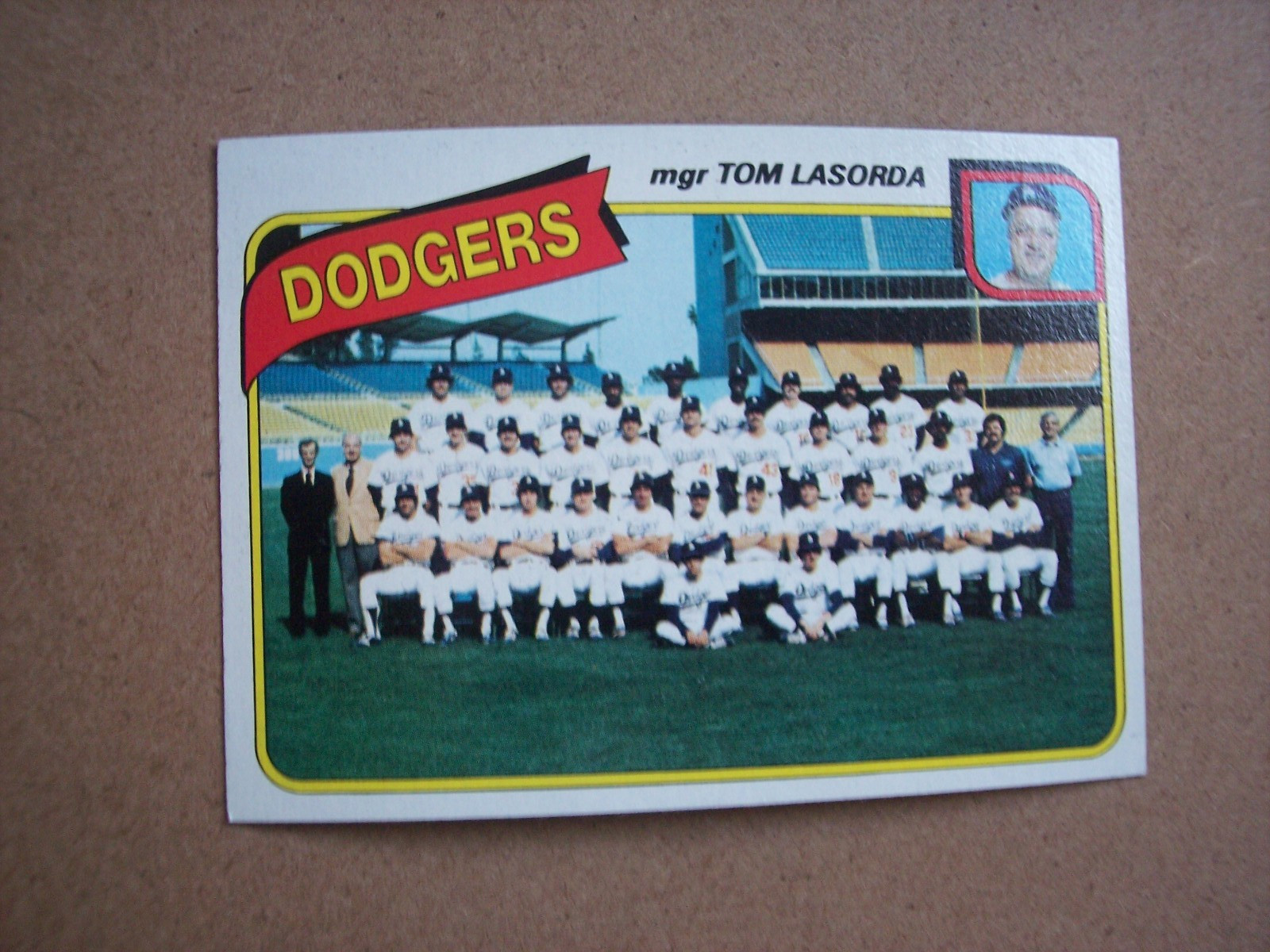 1980 Topps baseball LA Dodgers team checklist HOF Tommy Lasorda card #302 EX-NM