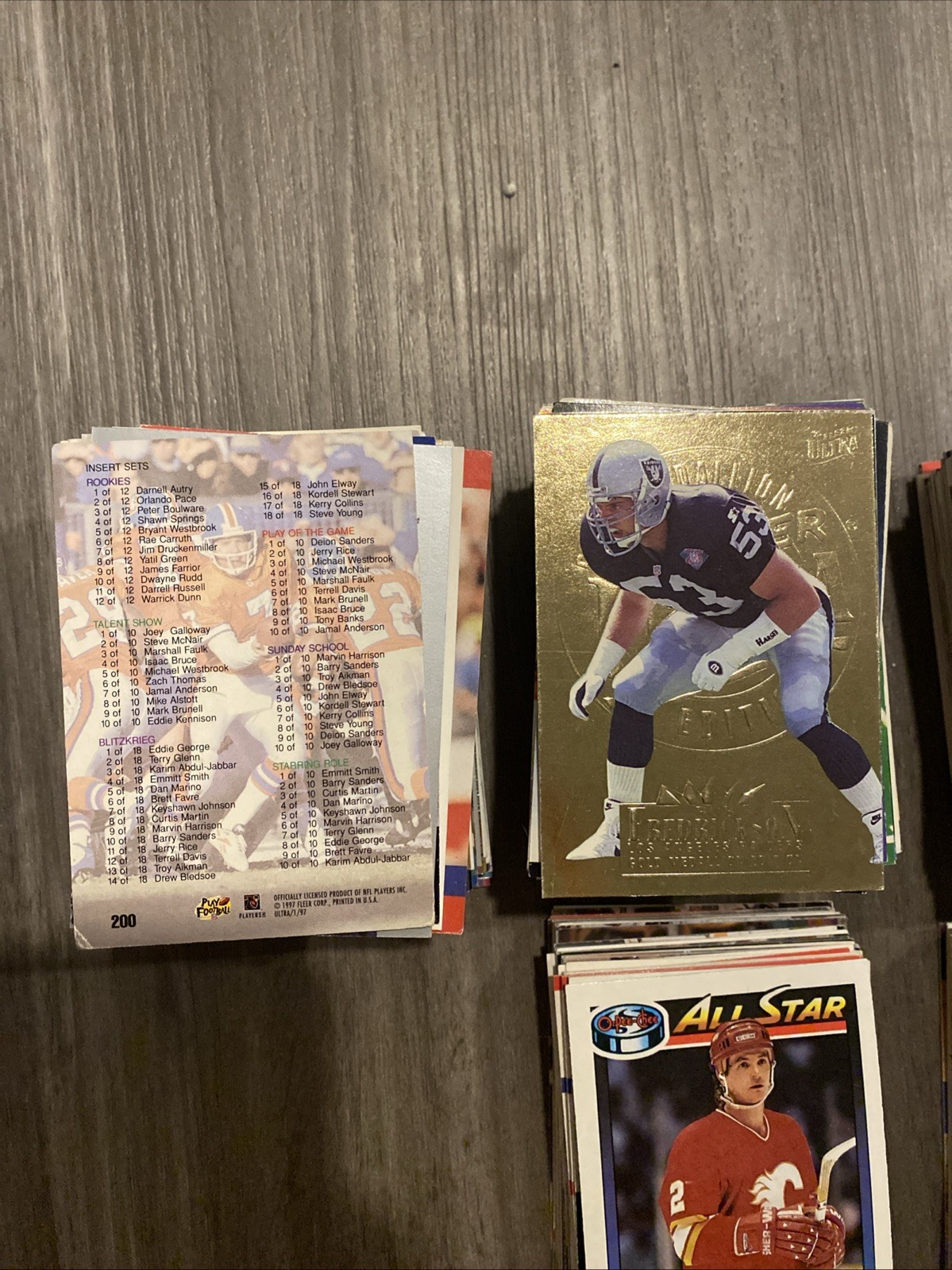 80s N 90s Mix of Sports Cards Baseball Football Basketball Hockey Over 400 Cards